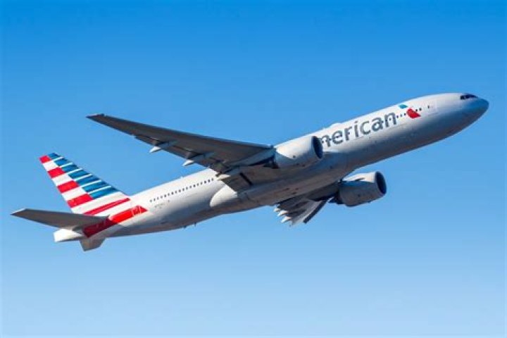 American Airlines Flight Attendants Warned to Not Pamper Coach