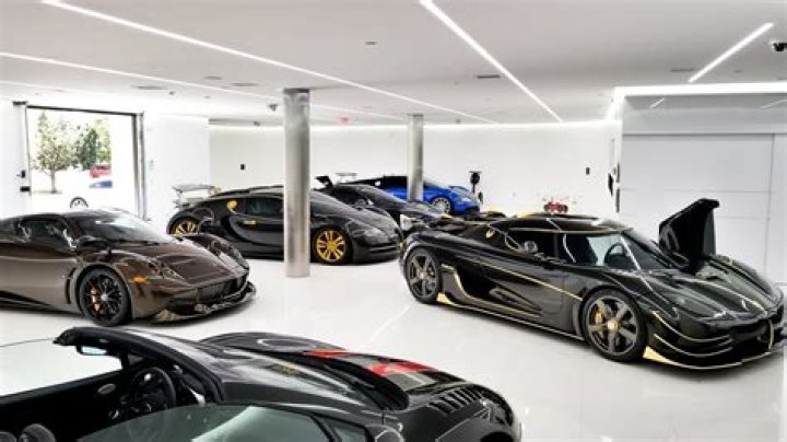 How Many Cars Does Manny Khoshbin Have?